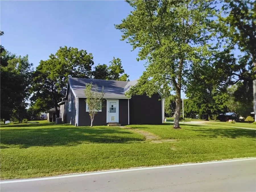 309 W Lake Street, McLouth, KS 66054 - Image #3