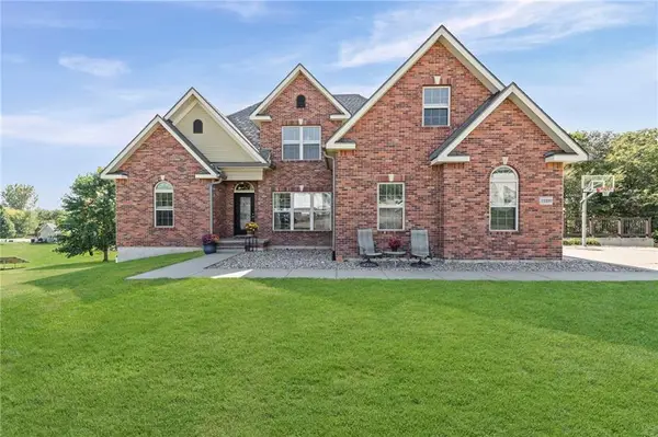 11109 Club View Drive, St Joseph, MO 64505