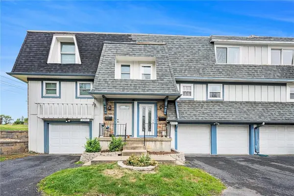 8003 E 130th Court, Grandview, MO 64030