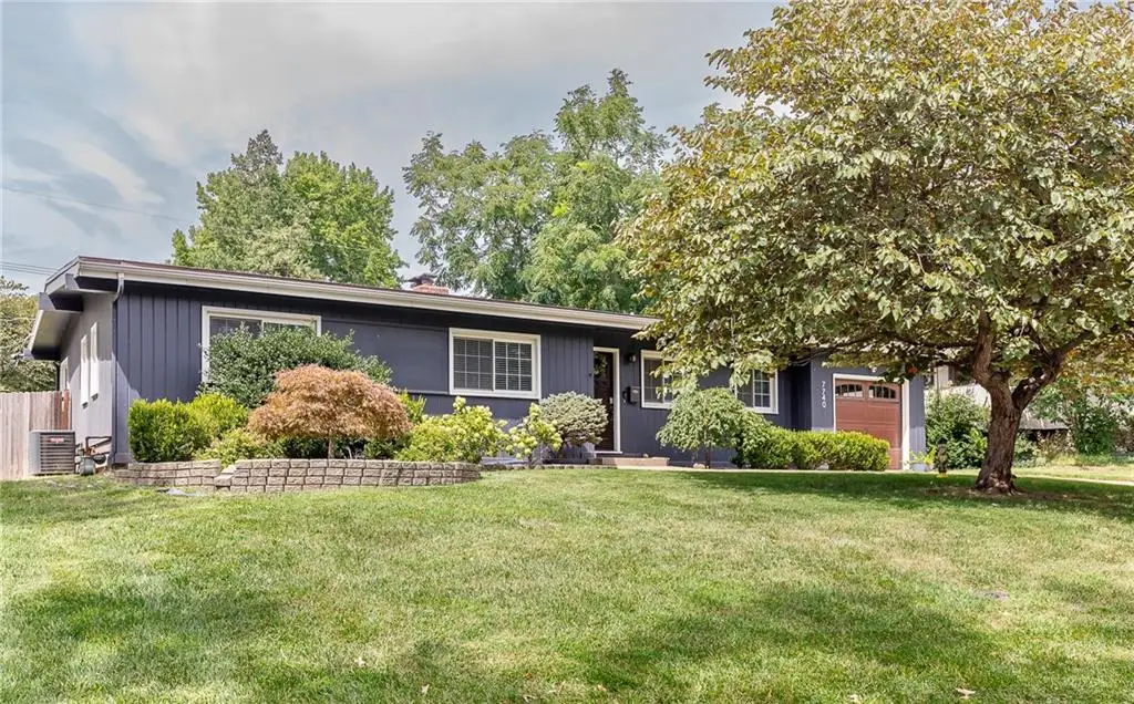 7740 Chadwick Street, Prairie Village, KS 66208 - Image #1