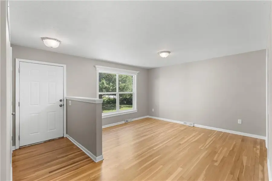 704 S Lacy Road, Independence, MO 64050 - Image #3