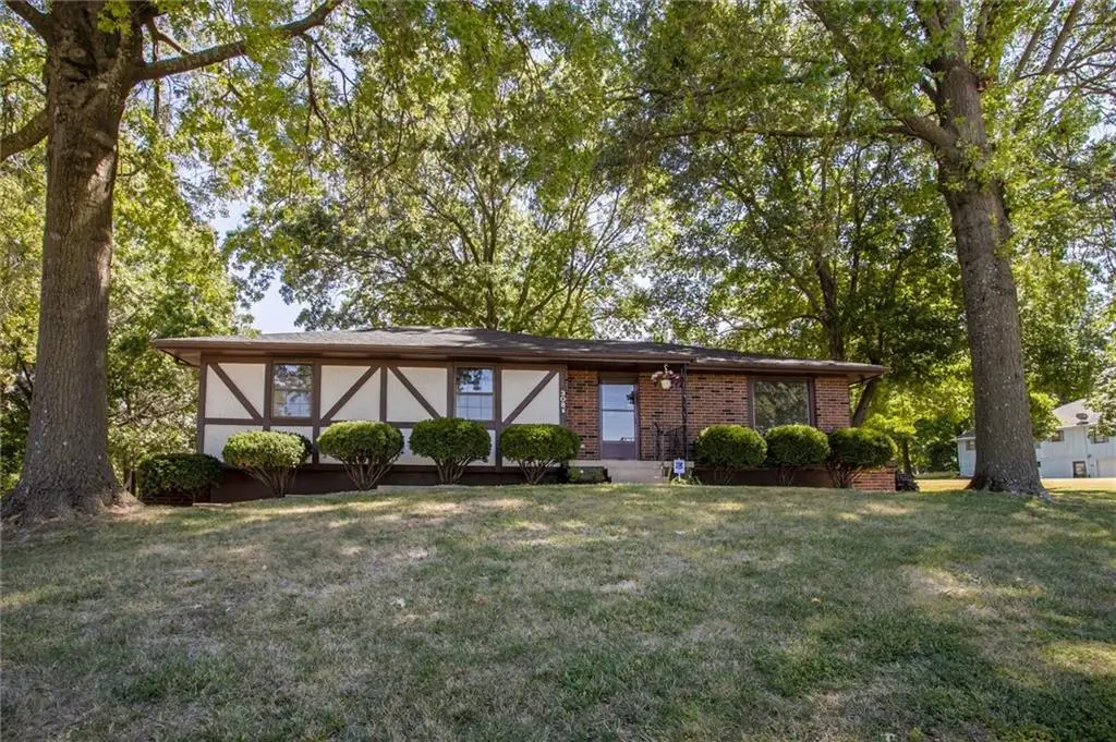 308 SW Woods Chapel Road, Blue Springs, MO 64015 - Image #1