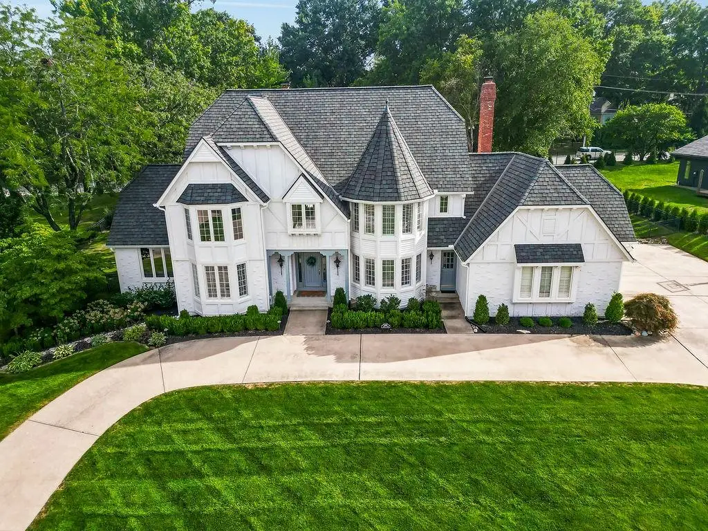 12635 Juniper Circle, Leawood, KS 66209 - Image #1