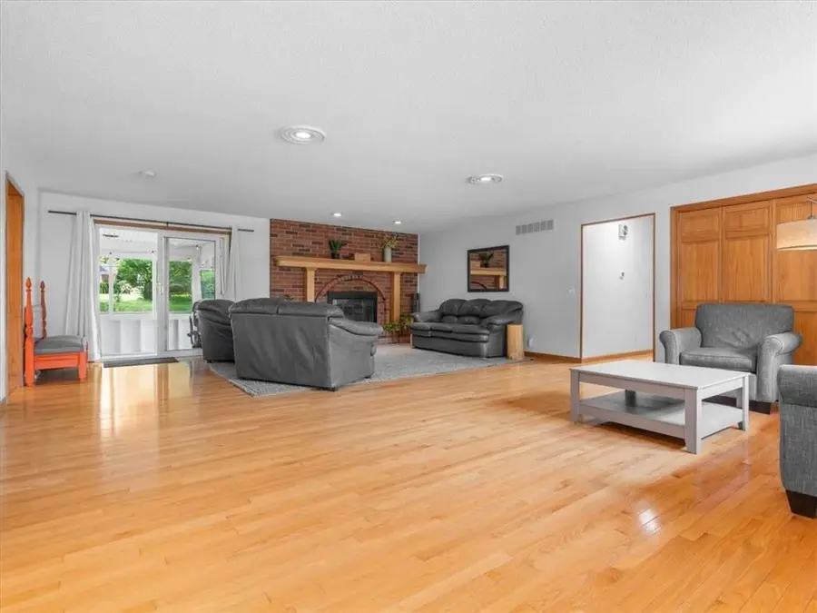 2 Eastwood Drive, Saint Joseph, MO 64506 - Image #2