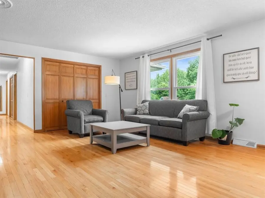 2 Eastwood Drive, Saint Joseph, MO 64506 - Image #3