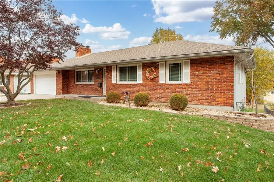 612 Leslie Drive, Independence, MO 64055 - Image #2