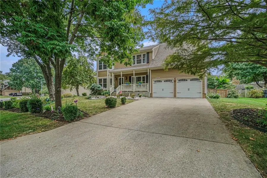 11328 S Rene Street, Olathe, KS 66215 - Image #2