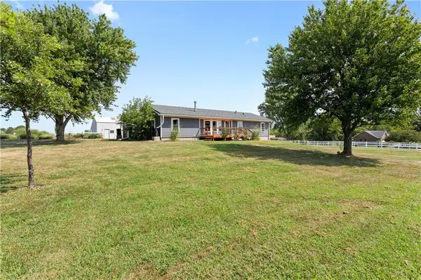 15038 Fairmount Road, Basehor, KS 66007
