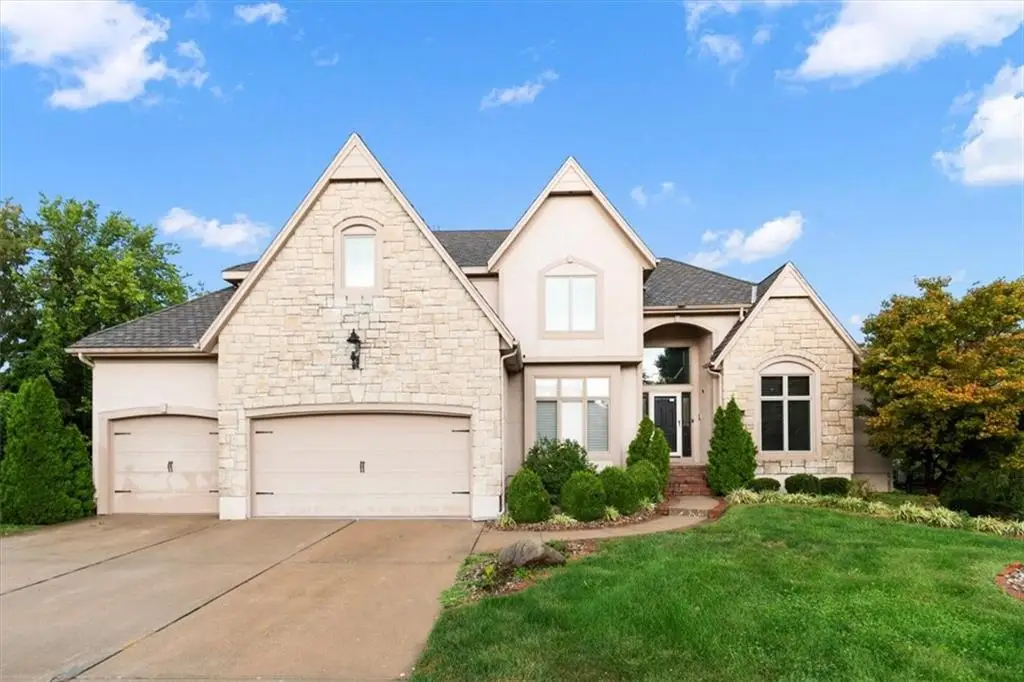 712 NE Ashmont Place, Lees Summit, MO 64064 - Image #1