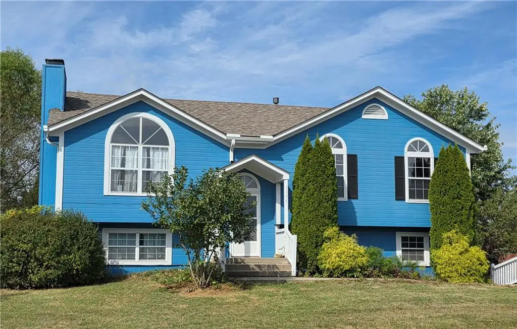 1104 16th Avenue S, Greenwood, MO 64034 - Image #1