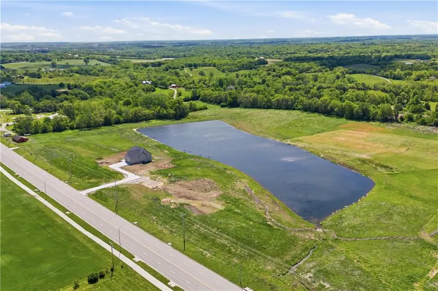 16055 W Eisenhower Road, Lansing, KS 66043 - #3