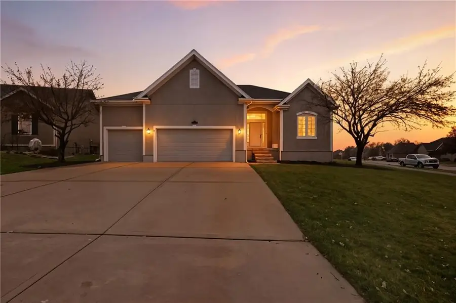 14650 S Glen Eyrie Street, Olathe, KS 66061 - Image #2