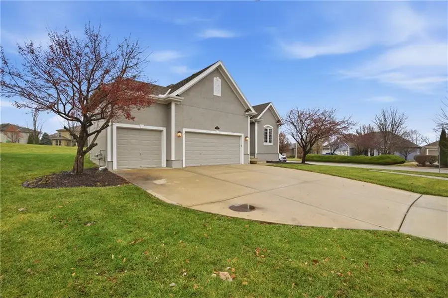 14650 S Glen Eyrie Street, Olathe, KS 66061 - Image #3