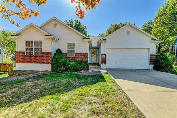 1203 Lakeview Drive, Grain Valley, MO 64029