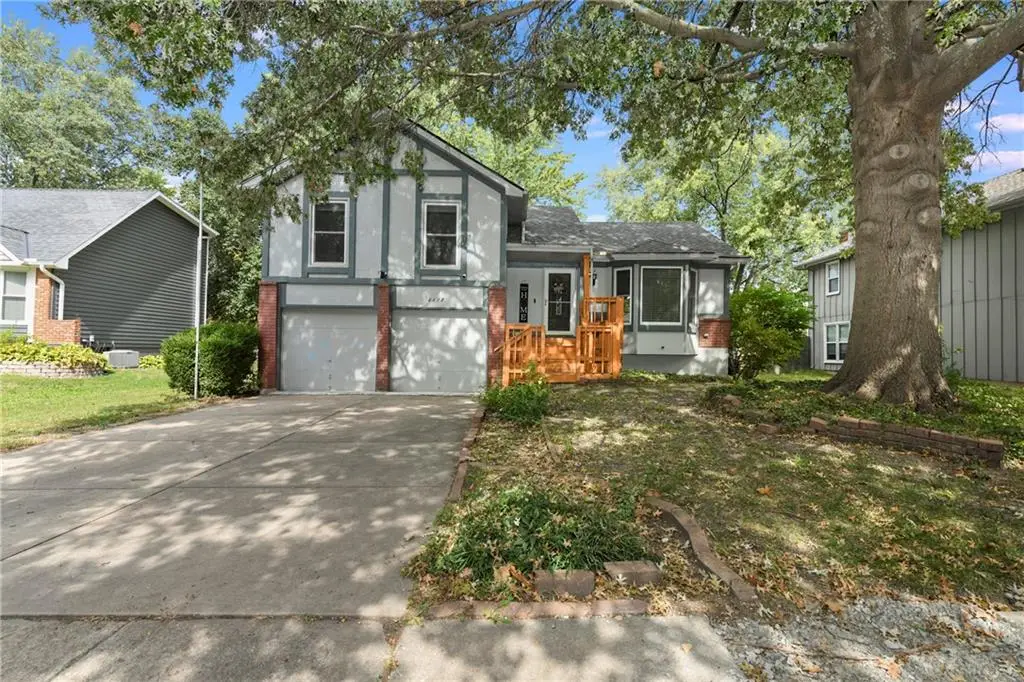 2112 E Sunvale Drive, Olathe, KS 66062 - Image #1