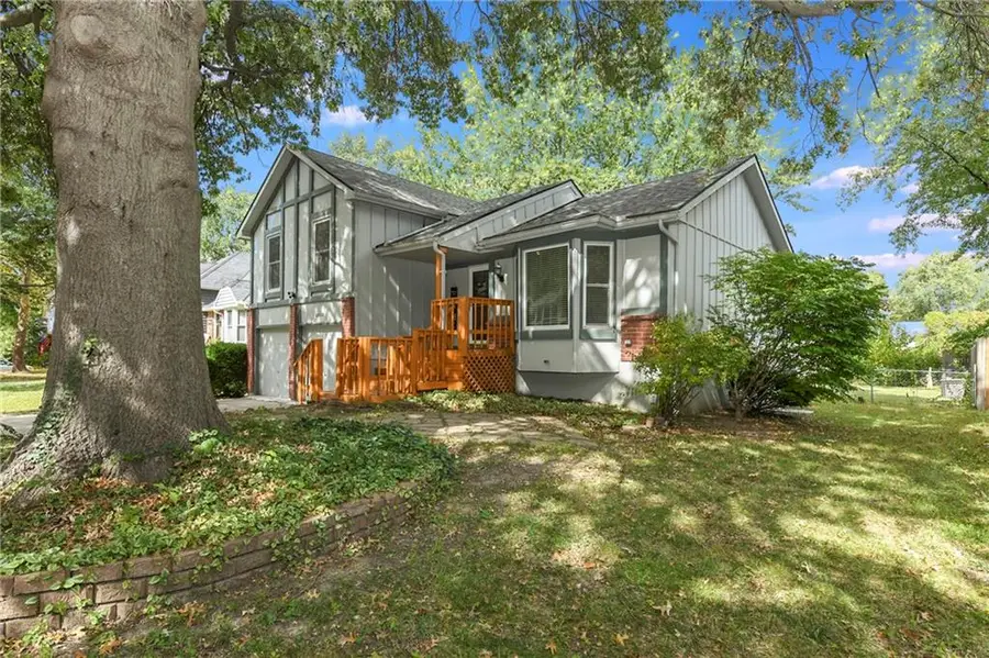 2112 E Sunvale Drive, Olathe, KS 66062 - Image #3