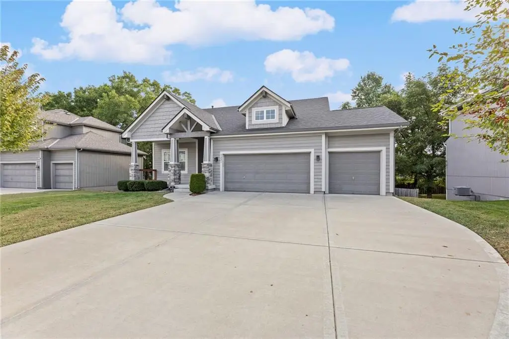 5221 Meadow View Drive, Shawnee, KS 66226 - Image #1