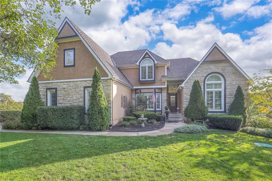 29449 Ridgeline Drive, Louisburg, KS 66053 - Image #2