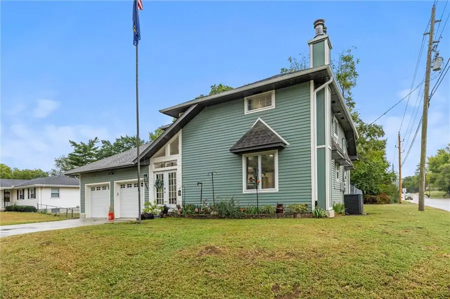 1933 Cherokee Street, Leavenworth, KS 66048 - Image #2