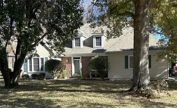 5706 W 124th Street, Overland Park, KS 66209