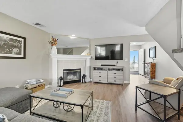 5623 NW Sunrise Meadow Circle, Lee's Summit, MO 64064