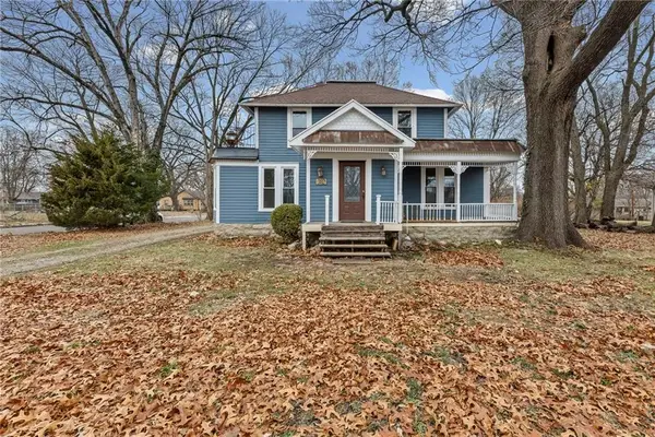 302 E Hulett Street, Edgerton, KS 66021