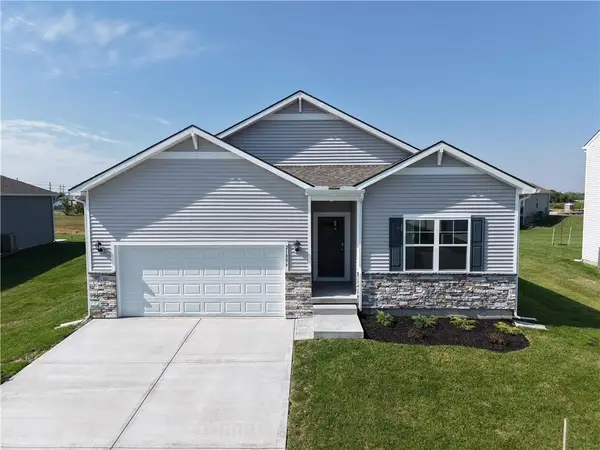 21806 Lucca Lane, Peculiar, MO 64078