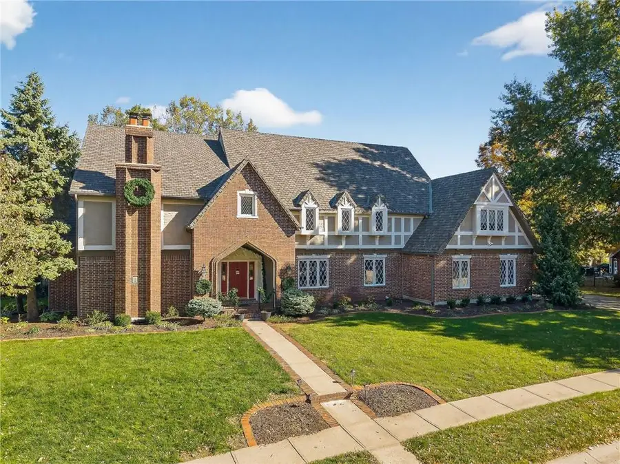 317 Camelot Drive, Liberty, MO 64068 - Image #2