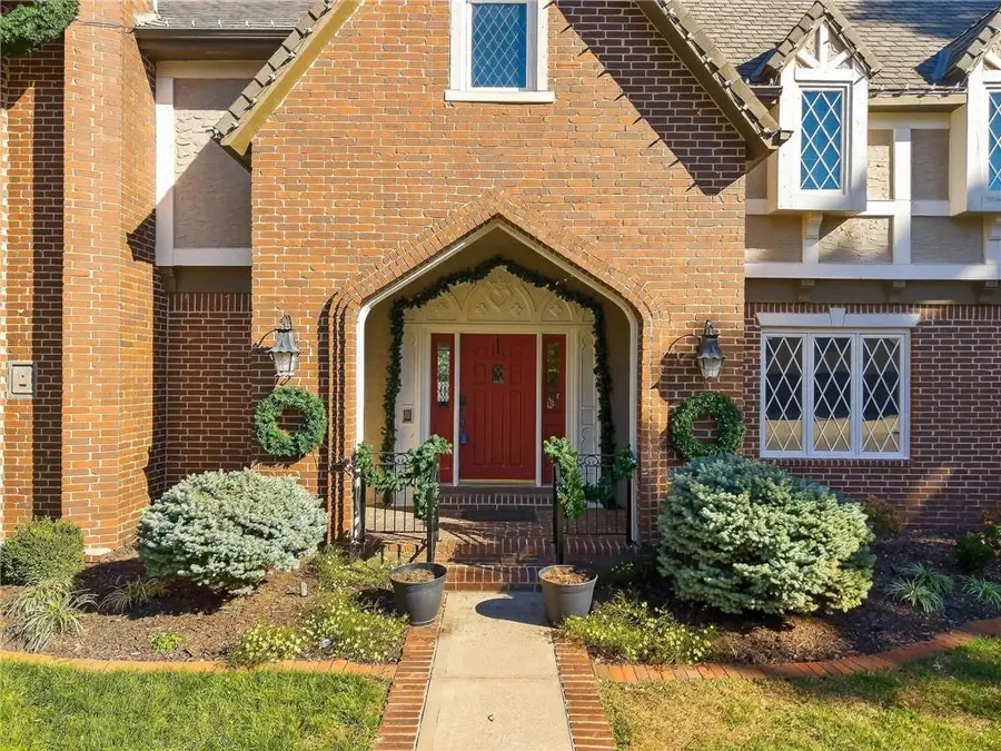 317 Camelot Drive, Liberty, MO 64068 - Image #3