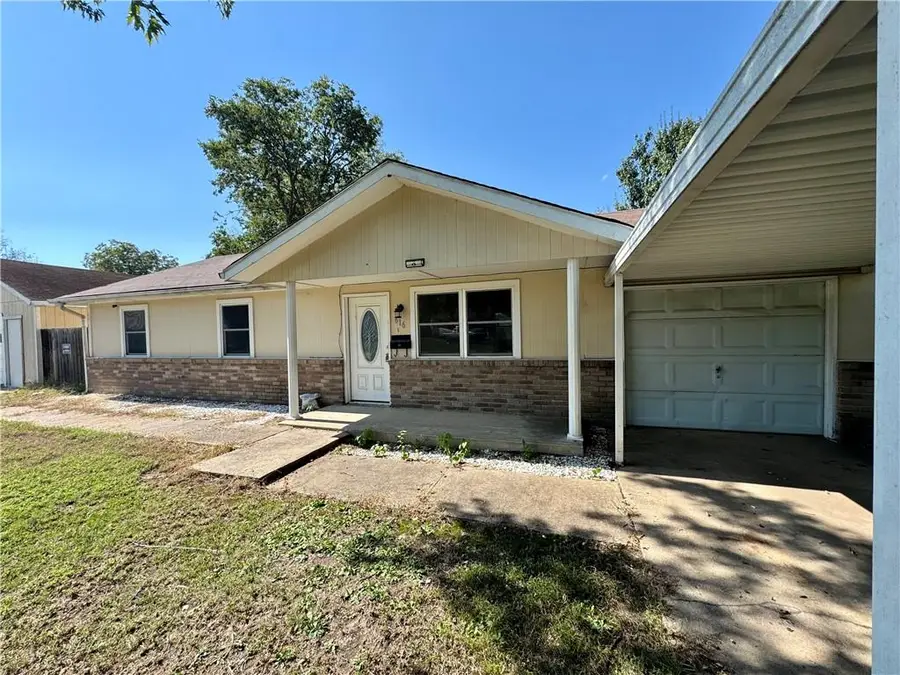 616 D Street Se, Miami, OK 74354 - #2