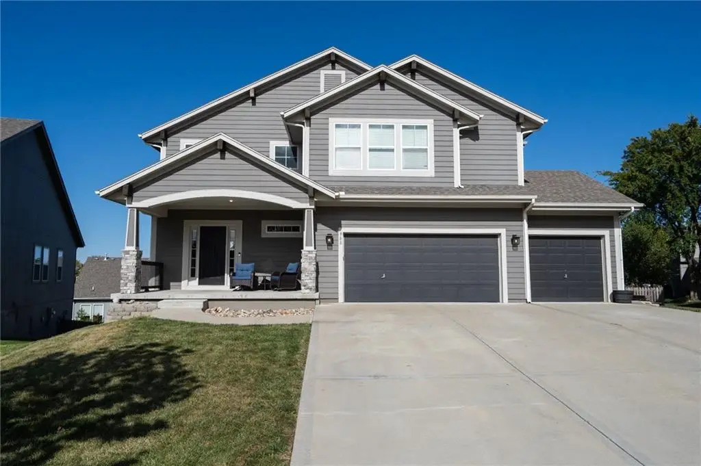 988 N Persimmon Drive, Olathe, KS 66061 - Image #1