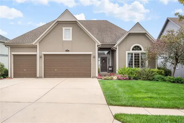 14675 S Glen Eyrie Street, Olathe, KS 66061