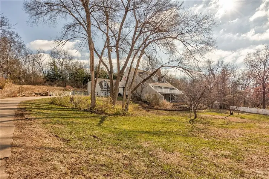 1040 S Wyckford Street, Olathe, KS 66061 - Image #2