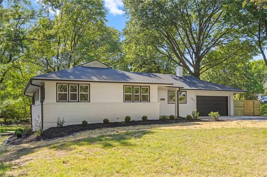 7019 W 69th Terrace, Overland Park, KS 66204 - Image #3