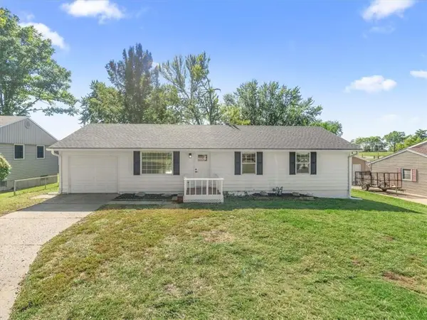 4702 Schoolside Lane, St Joseph, MO 64503