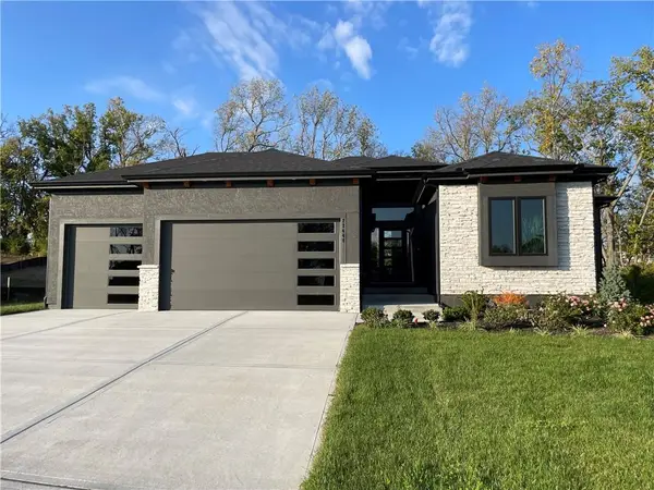 22448 W 89th Terrace, Lenexa, KS 66227