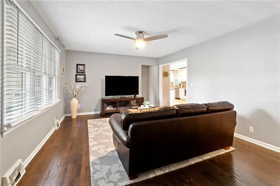 8037 Grandview Lane, Overland Park, KS 66204 - Image #3