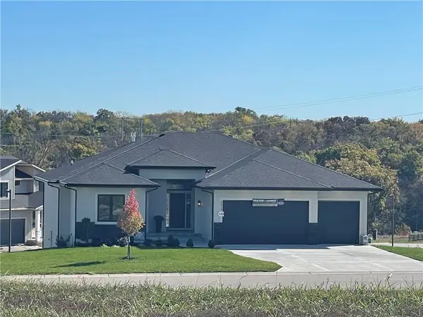 9019 Freedom Circle, Lenexa, KS 66227