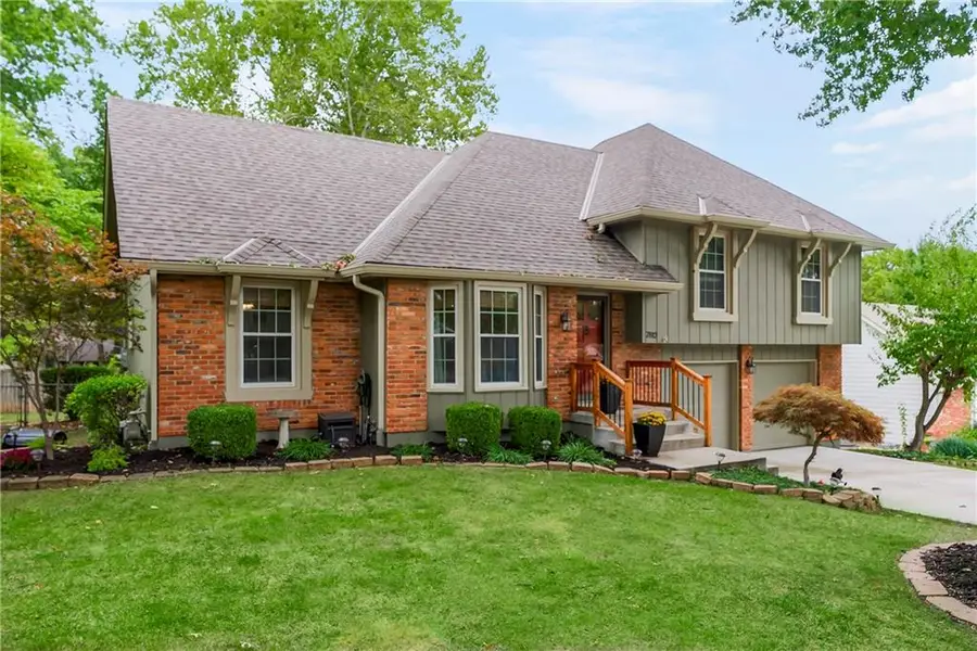 7812 W 90th Terrace, Overland Park, KS 66212 - Image #2