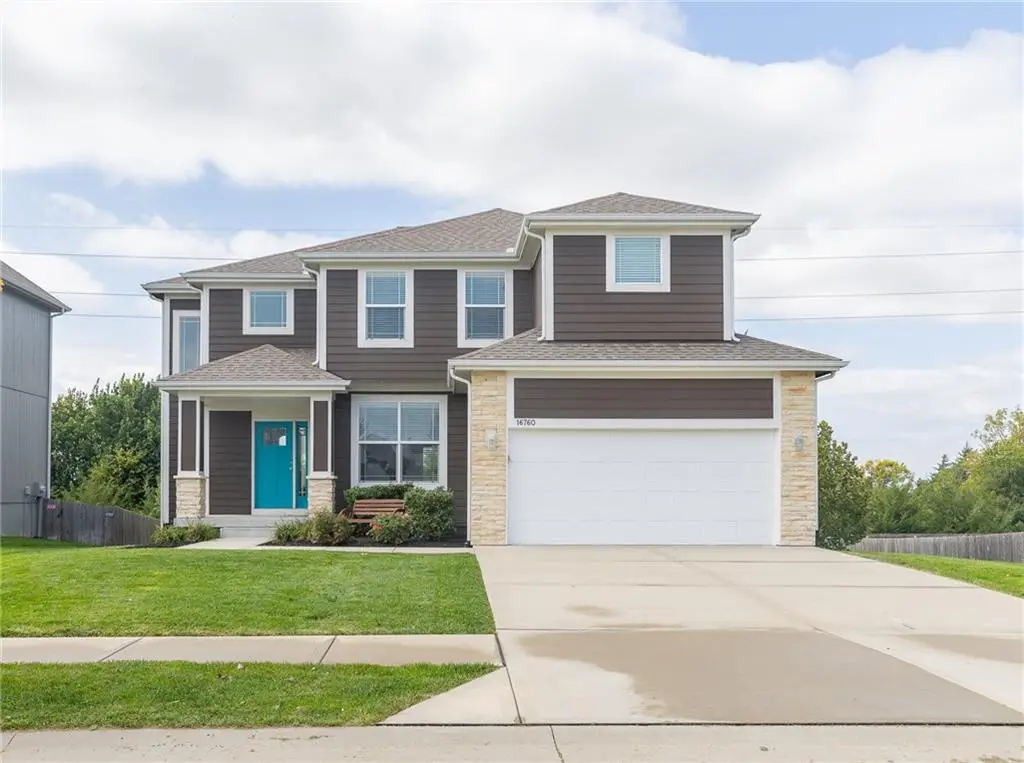 16760 S Skyview Lane, Olathe, KS 66062 - Image #1