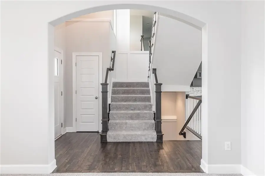 16760 S Skyview Lane, Olathe, KS 66062 - Image #3