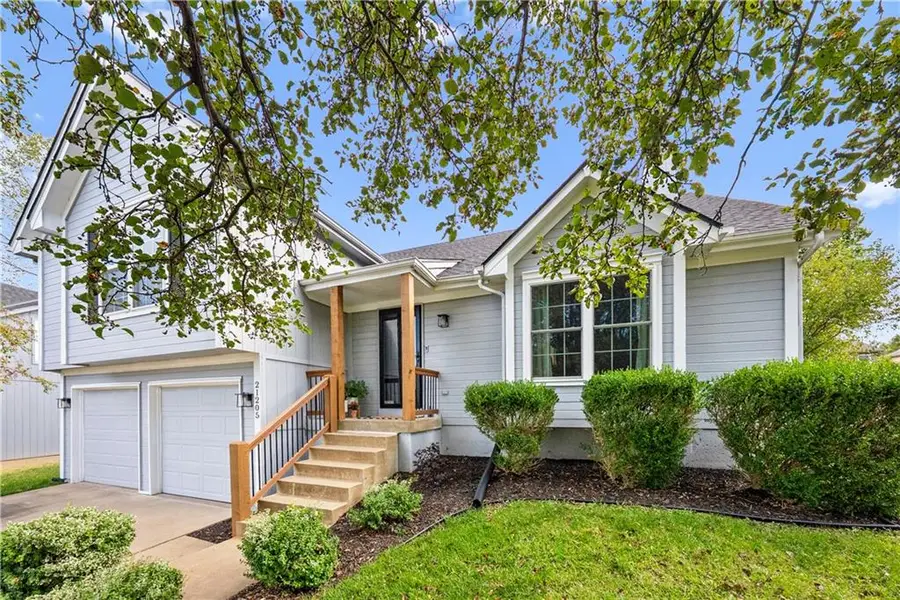 21205 W 125th Terrace, Olathe, KS 66061 - Image #2