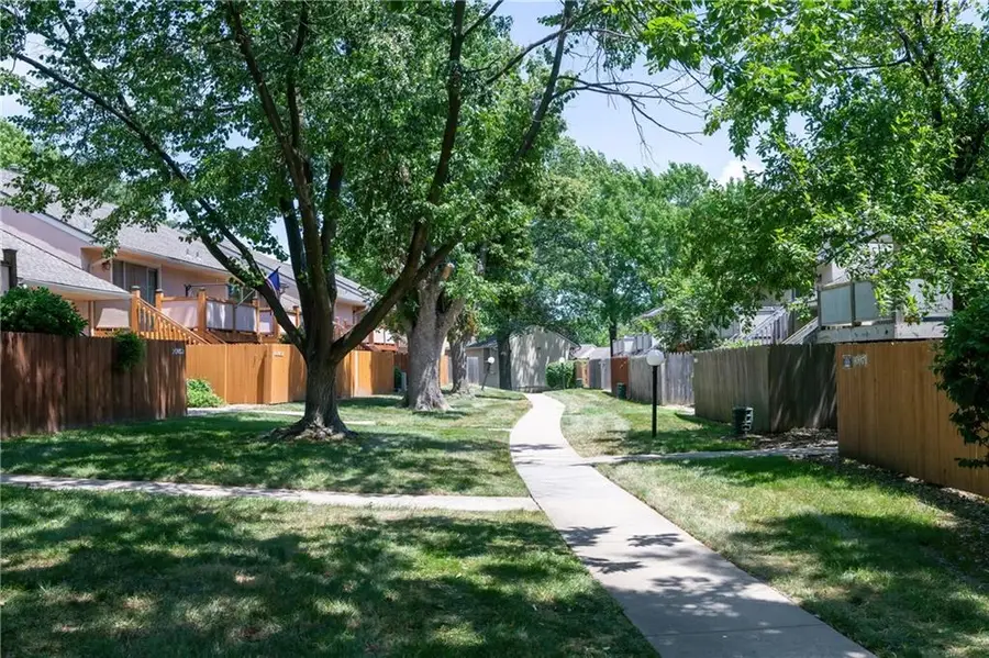 10951 Gillette Street, Overland Park, KS 66210 - Image #2