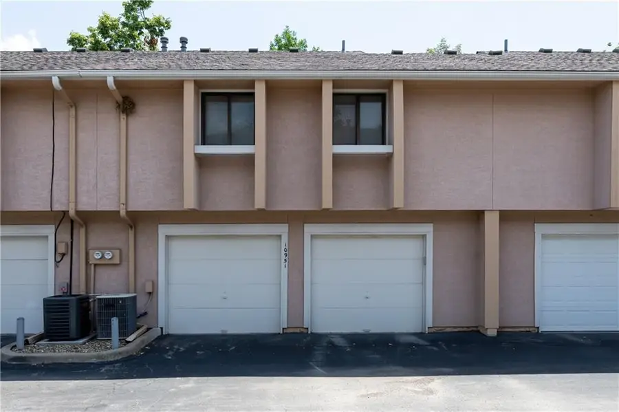 10951 Gillette Street, Overland Park, KS 66210 - Image #3