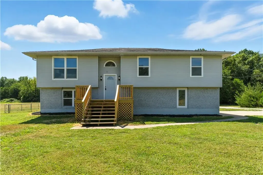 21535 Loring Road, Linwood, KS 66052 - Image #1