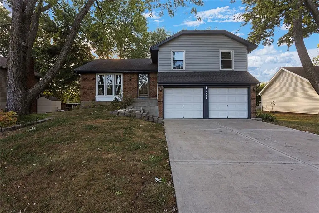 1705 Kiowa Drive, Olathe, KS 66062 - Image #1