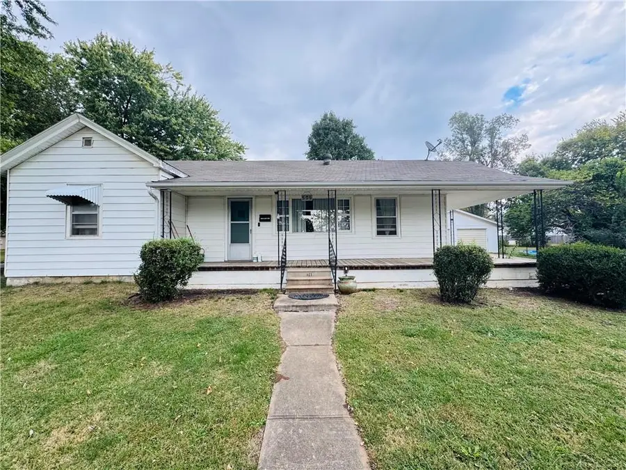 505 E 2nd Avenue, Garnett, KS 66032 - Image #2