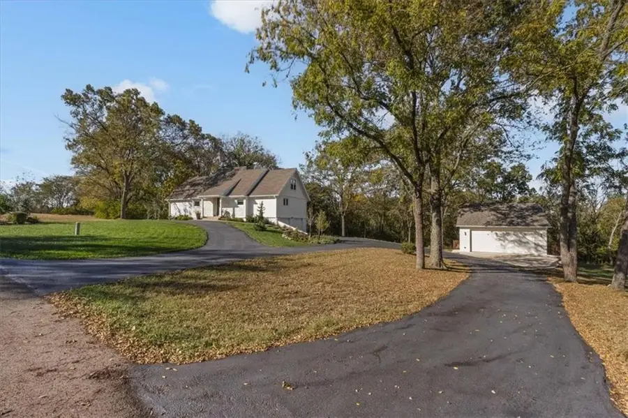 13225 Kimberly Circle, Olathe, KS 66061 - Image #2