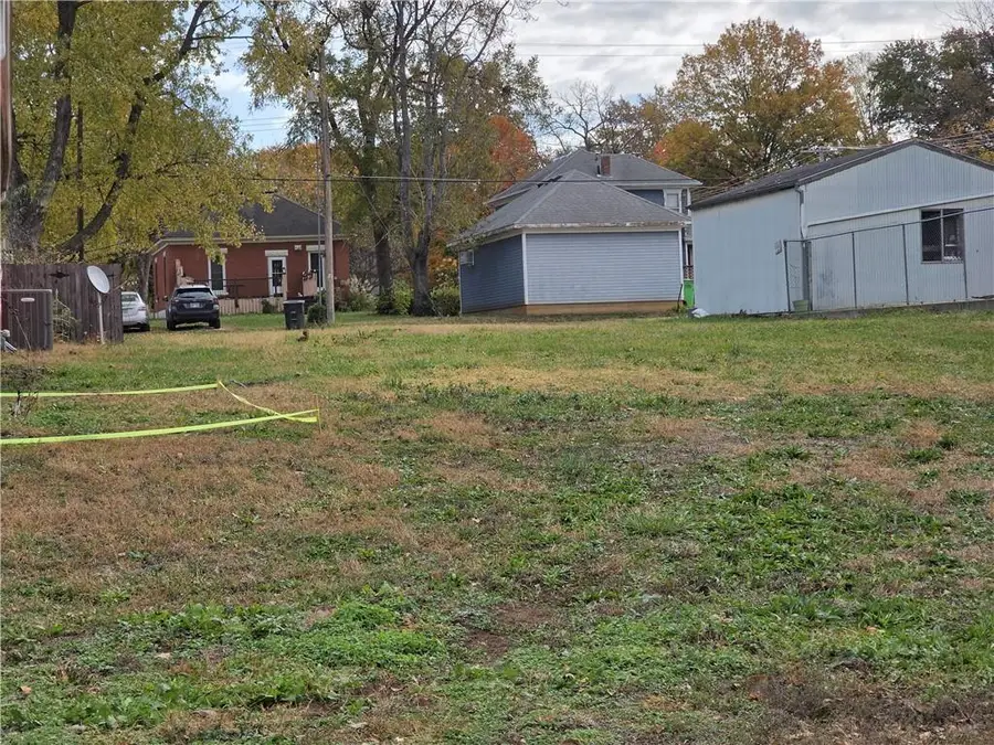 329 S Poplar Street, Ottawa, KS 66067 - Image #3