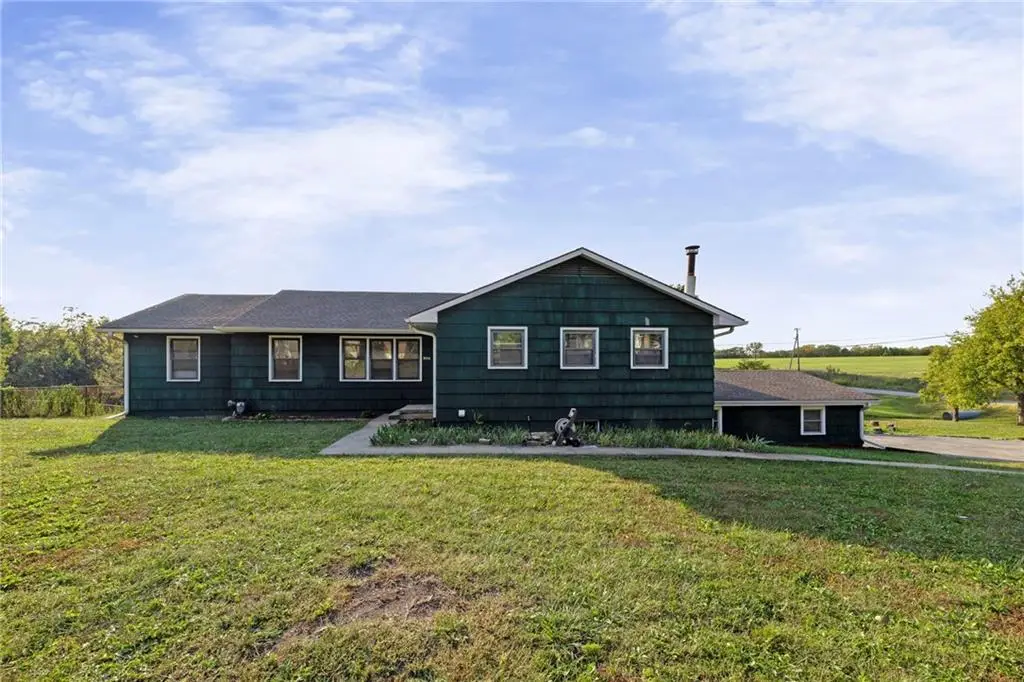 904 S Rogers Road, Louisburg, KS 66053 - Image #1